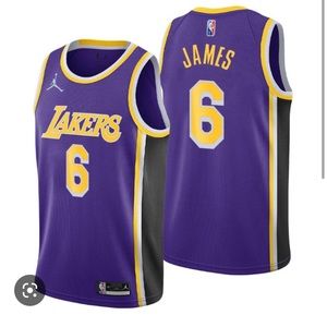 NWOT NBA Lakers LeBron James Jersey